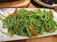 五彩花菇荷兰豆-云海肴·汽锅鸡·云南菜(广安门天虹店)