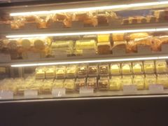 -红宝石·鲜奶小方·海派西点房(南丹店)