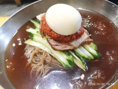 -唯成•韩国炭火烤肉 유성고기