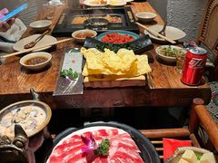 -老牌坊云南鱼豆花火锅(爱建店)