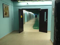 地下车库通向酒店的通道，并没有一个指示牌和工作人员-碧桂园凤凰城酒店(南京店)