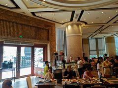 -大中华希尔顿酒店-念自助餐·嗨啤·小龙虾