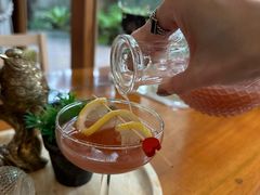 -Chom Cafe and Restaurant