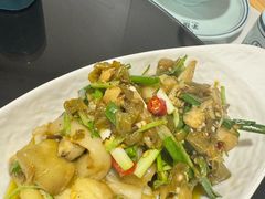 -茅台镇网红溶洞餐厅·茅帮菜馆