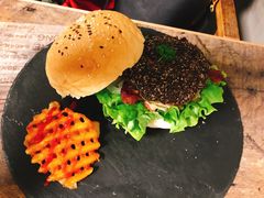 -HIGH FIVE哈福手工汉堡(桂林路店)