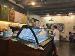 -莓园冰淇淋店