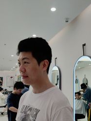 -侨治发型