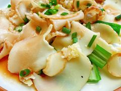 秋葵浸螺片-宋小谨·泉州菜(西沙湾店)
