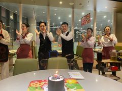 -海底捞火锅(新松江路生日主题店)