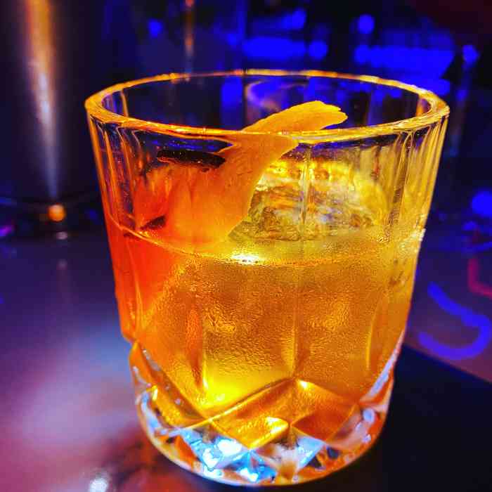 西界音乐餐酒吧(陕西南路店)-"朋友大力推荐第一家下酒菜很赞很赞的