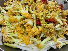 -雪乡人家东北菜·铁锅炖一切(高斯路店)