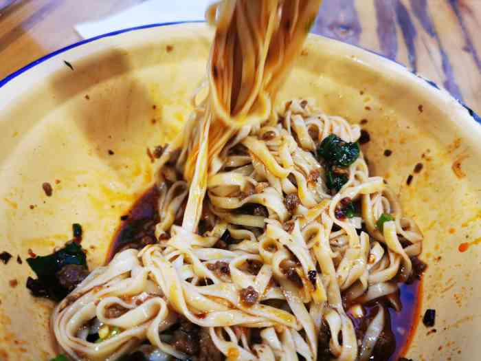 鬼抄手(解放碑店)-"路过看到店名,有点好奇,就坐下点了一份干.