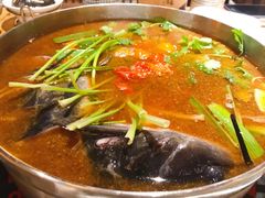 -野山舂·贵州现舂酸汤火锅(鸿通城店)