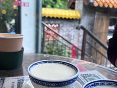 -周大娘牛乳(旧寨古村总店)