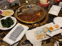 -小天鹅火锅·一线江景洪鼎旗舰店(洪崖洞店)