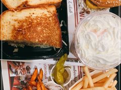 -The Habit Burger Grill 哈比特汉堡(世博店)