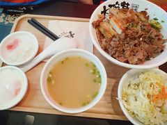 -熊吞·大碗丼烧肉饭(济宁万达广场店)