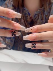 -丽心自助美甲美睫