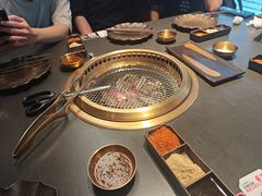 -铭牛烧肉·和牛海鲜自助(高新月牙湖店)