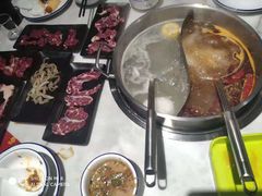 -潮牛宴·鲜牛肉自助火锅烤肉(龙岩新罗万达店)