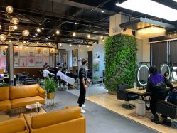 -FRIDAY星期五专业美发沙龙