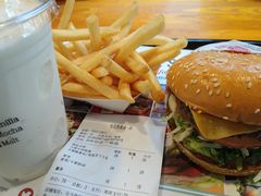 -The Habit Burger Grill 哈比特汉堡(复兴soho店)