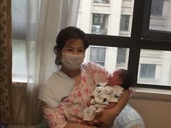 -爱的果实月嫂育婴师(世纪东方店)