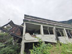 -四川汶川特大地震漩口中学遗址