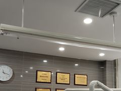 -上海仁爱医院口腔科 · 种植