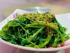 剁椒藤菜-洪霞餐馆