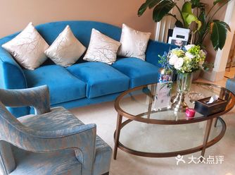 地理位置： 位置在大渡河路地铁站600米 下了地铁走