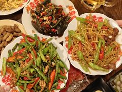 -人间半杯·小酒馆创意菜(三里屯店)