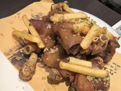 -川流不息·地道川菜·小龙虾(松东路店)