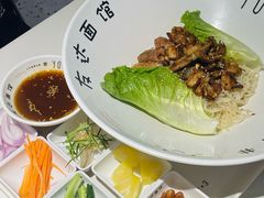 小脸大碗牛蛙干拌面-友达面馆(广州总店)