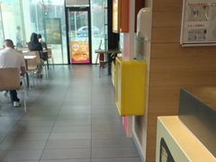 -麦当劳(假日广场店)