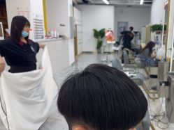 -阿三造型烫染•接发