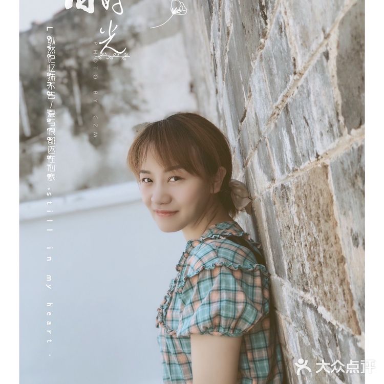 慈氏塔位于汴河街往下游走的一条老街里面，因为街道很老