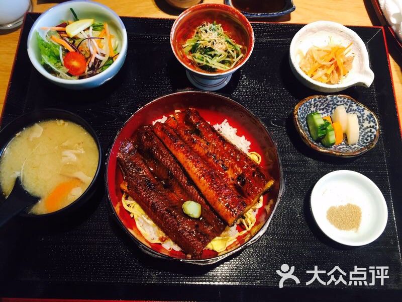 蒲烧鳗鱼饭定食