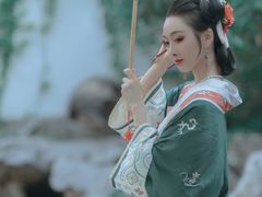 -翩若国风汉服体验馆