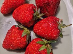 草莓-盛江山自助料理(奥莱锦辉购物广场店)