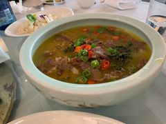 酸汤肥牛-静之湖湖畔餐厅