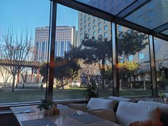 -亮马河饭店翠雅咖啡厅