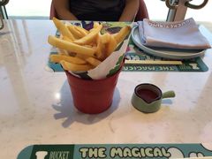 -水桶王国主题餐厅·聚会·生日派对·亲子活动·家庭套餐(亚龙湾希尔顿店)