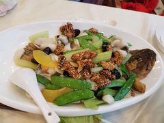 琥珀鲜果炒鲈鱼球-清心鸡沙田乳鸽店·非遗传承(粤垦路店)