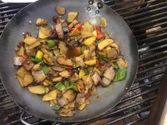 -老唐三下锅 ·张家界地标美食(溪布街店)