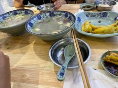 鸭血粉丝汤-老新隆牛肉锅贴(新街口店)