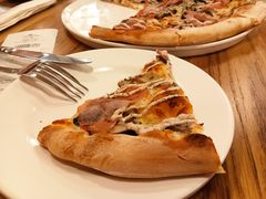 -城市大道红炉披萨烘焙坊