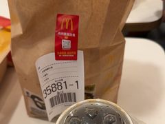 -麦当劳(上海虹桥站30B检票口楼上)