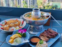 猪排沙拉-萨芭蒂高空花园餐酒吧
