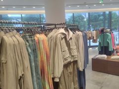 -URBAN REVIVO(上海中庚漫游城店)